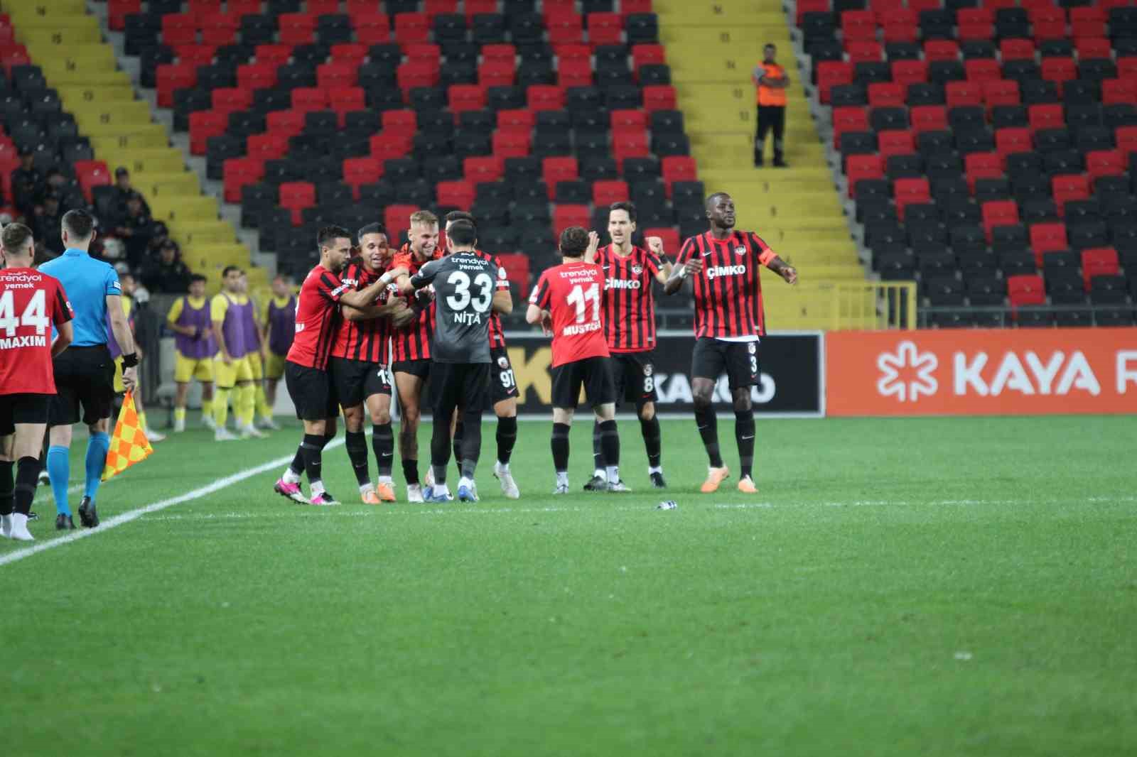 Gaziantep FK - Adana Demirspor karşı karşıya! Maç önü analizi...