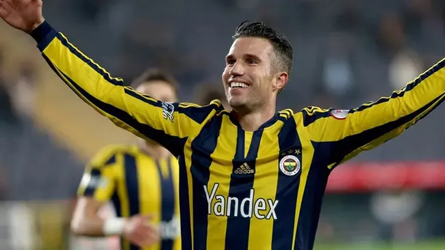 Robin van Persie futbol dünyasına geri dönüyor