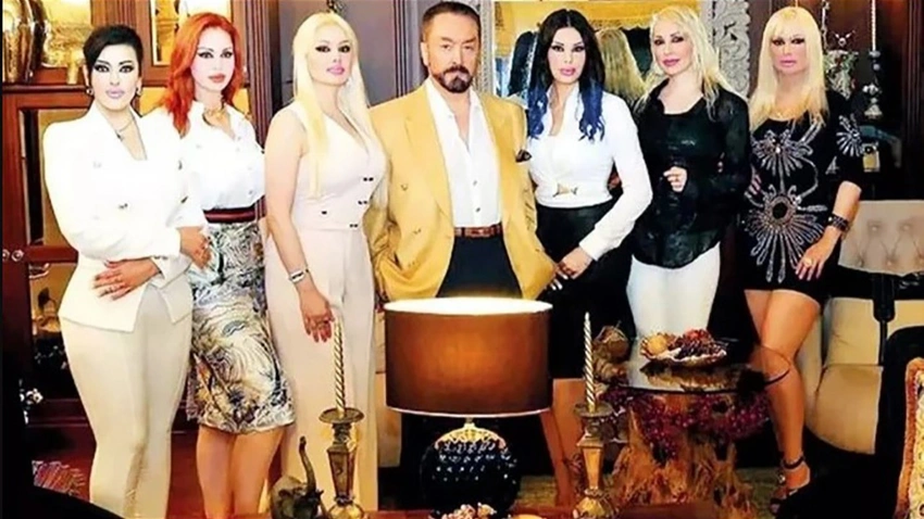 Adnan Oktar'la ilgili bomba iddia!