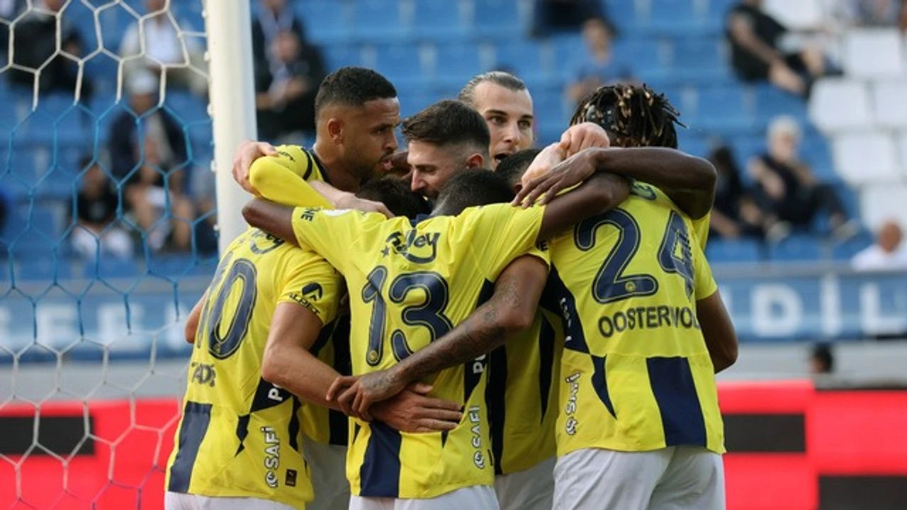 Fenerbahçeli futbolcu 3 sevgilisi ve 4 çocuğu ile aynı evde yaşıyor