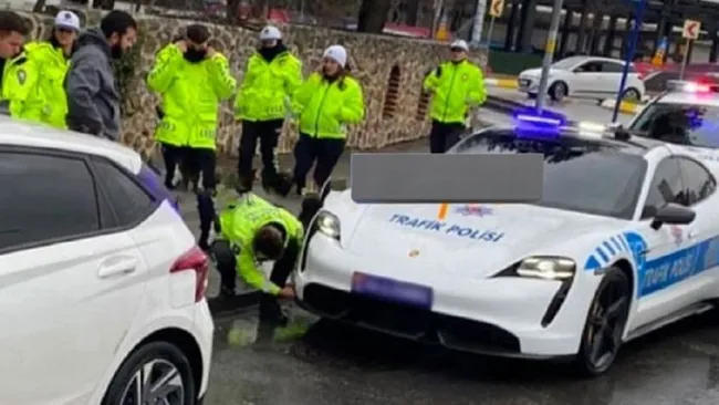 Polat'lardan alınmıştı! O lüks polis aracı kaza yaptı