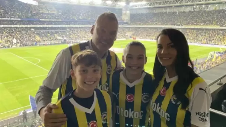 Saras, Fenerbahçe formasını tekrardan giydi!