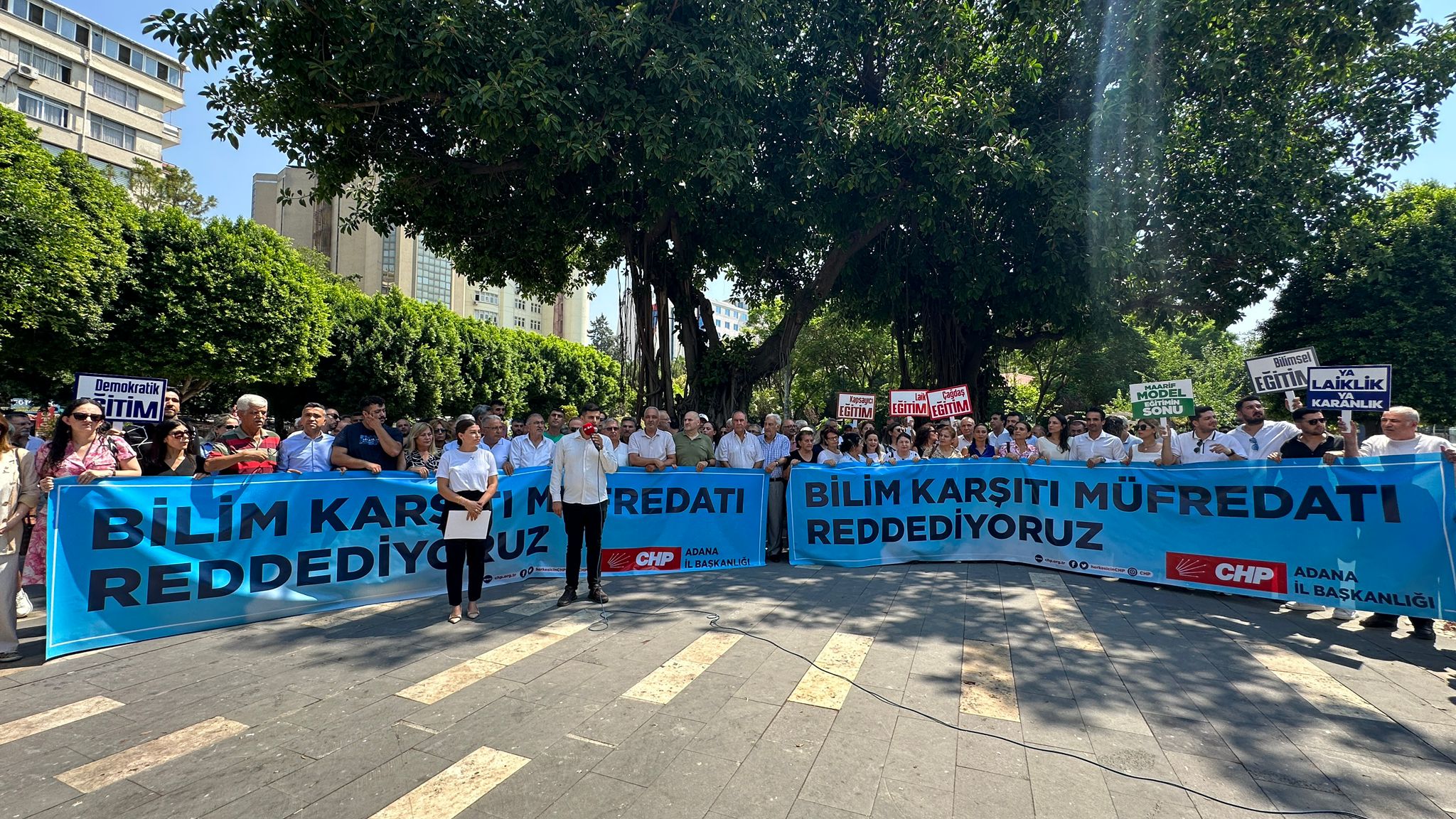 CHP Adana'dan tepki: Bilim karşıtı eğitimi reddediyoruz