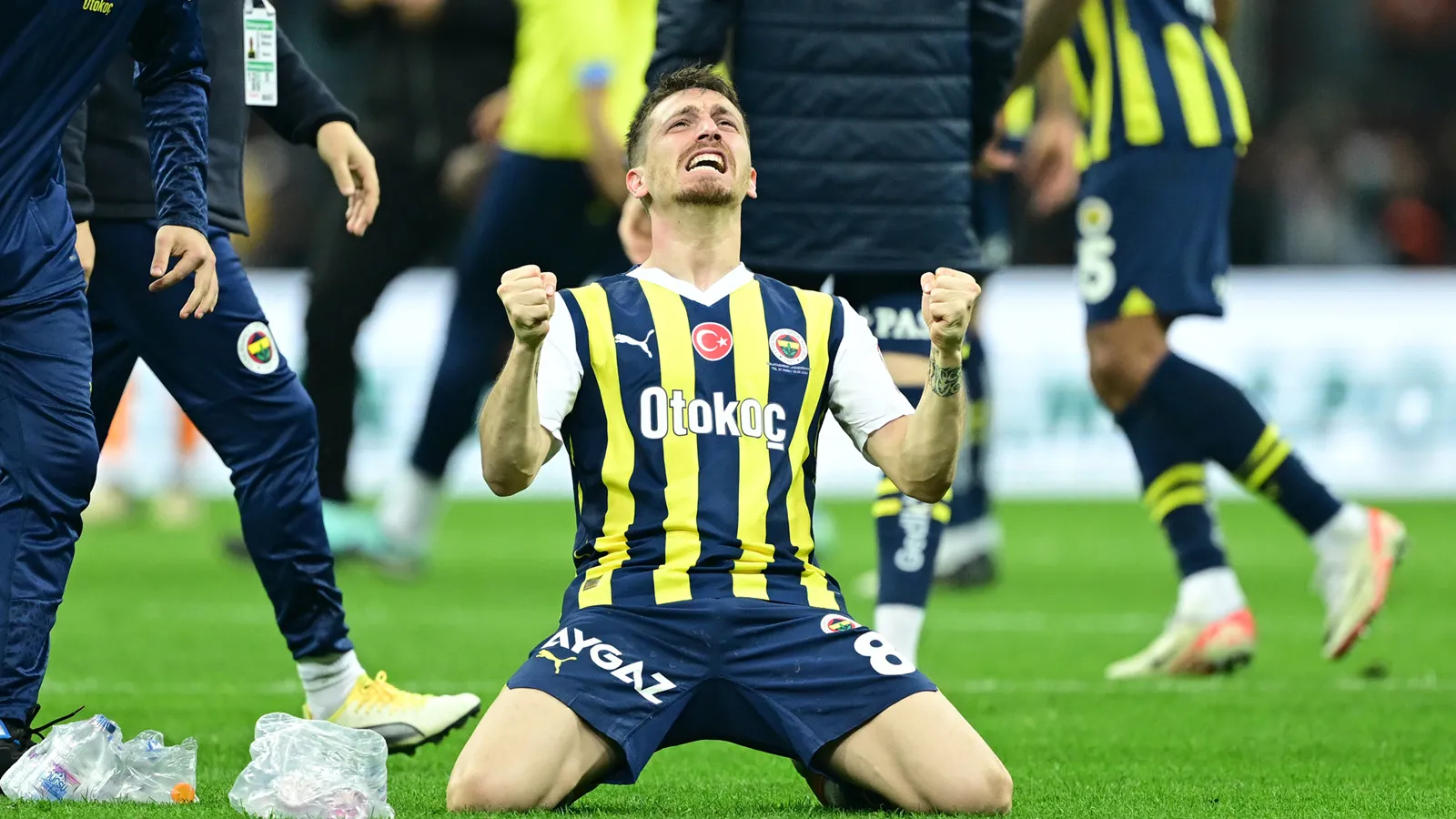 Fenerbahçe'de Mert Hakan Yandaş geri dönüyor