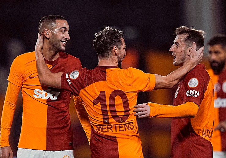 Galatasaray üç puanı iki golle aldı 