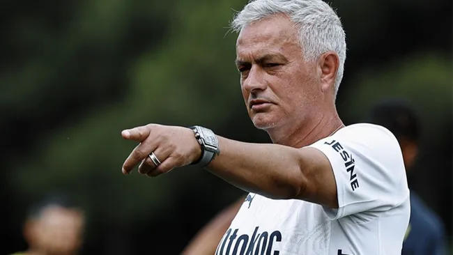 Mourinho, bir ismin daha üstünü çizdi