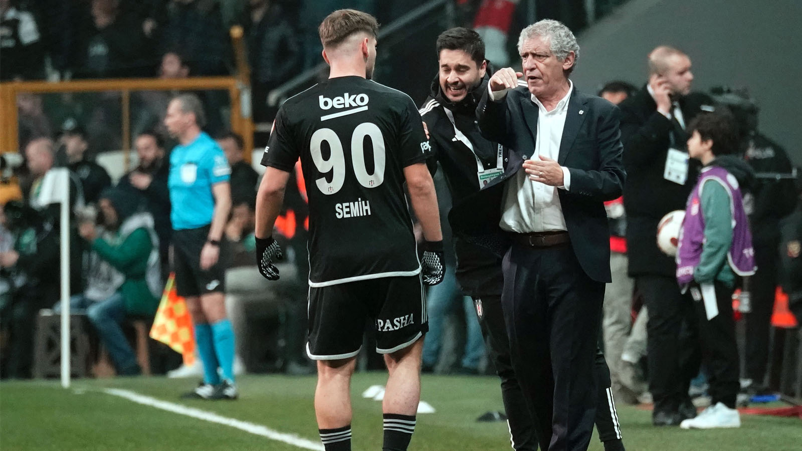 Fernando Santos ilk derbisini kaybetti
