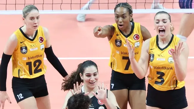 VakıfBank, Kulüpler Şampiyonası'nda yarı finalde