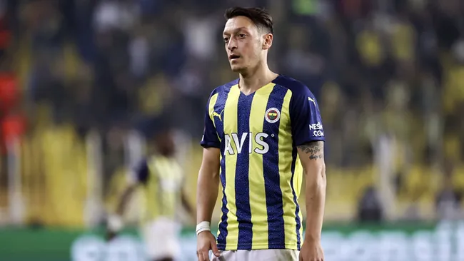 Mesut Özil'den şaşırtan 'Fenerbahçe' hamlesi!