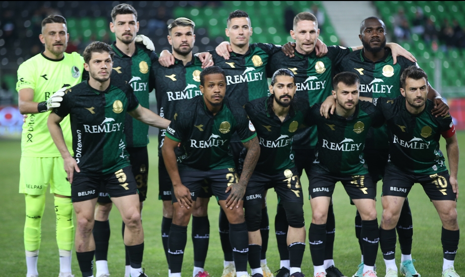 Sakaryaspor'da şok sakatlık! Yıldız isim Giresun'a götürülmeyecek