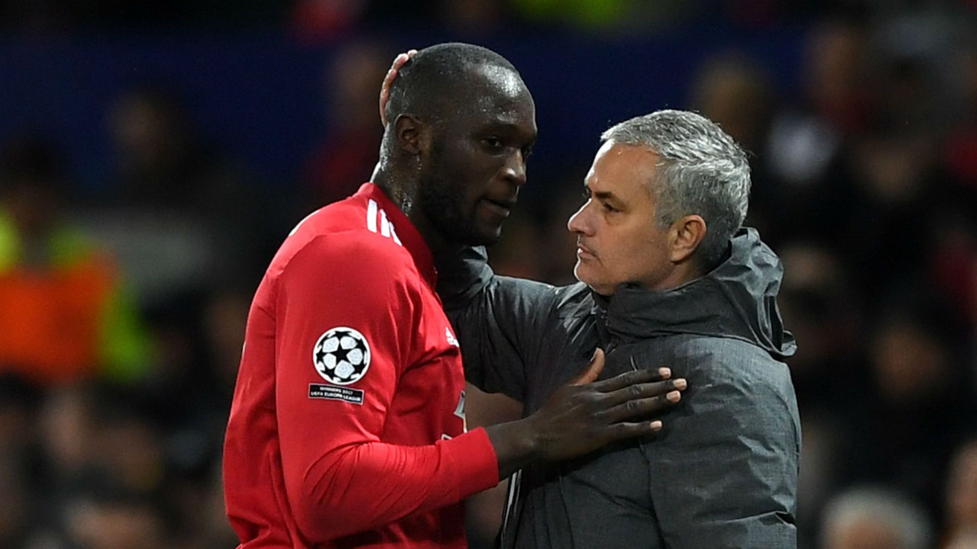 Bomba plan! Lukaku sahada, Mourinho kulübede...