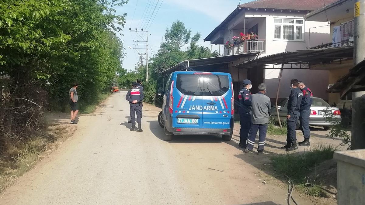 Komşular arasındaki kavga kanlı bitti: 1 yaralı
