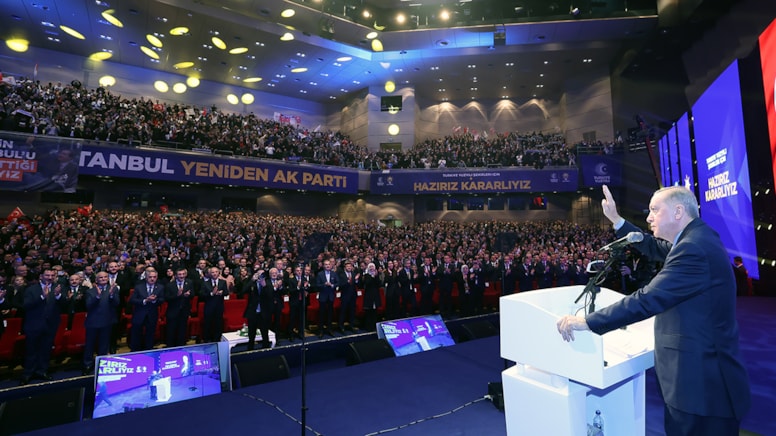 AKP'nin 48 ildeki adayları belli oldu: Erdoğan'dan 10 isme çizik 