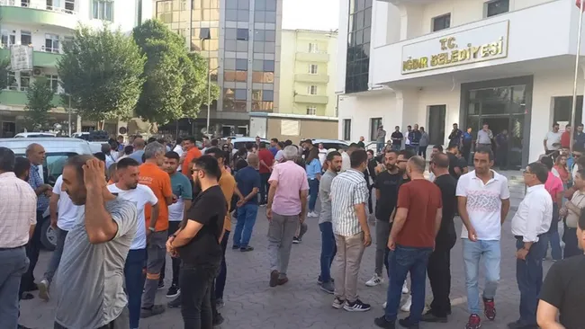 Seçimden önce alınan 204 personel kovuldu