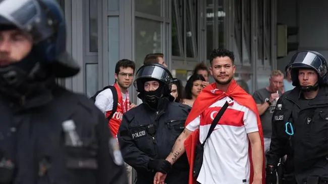 Berlin polisinden skandal karar!