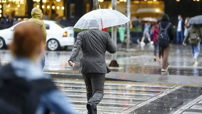 Meteoroloji'den sağanak uyarısı: Kent kent vuracak