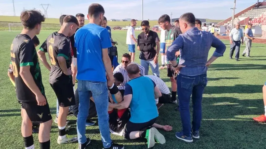 Amatör lig maçında 2 futbolcu sıcaktan bayıldı