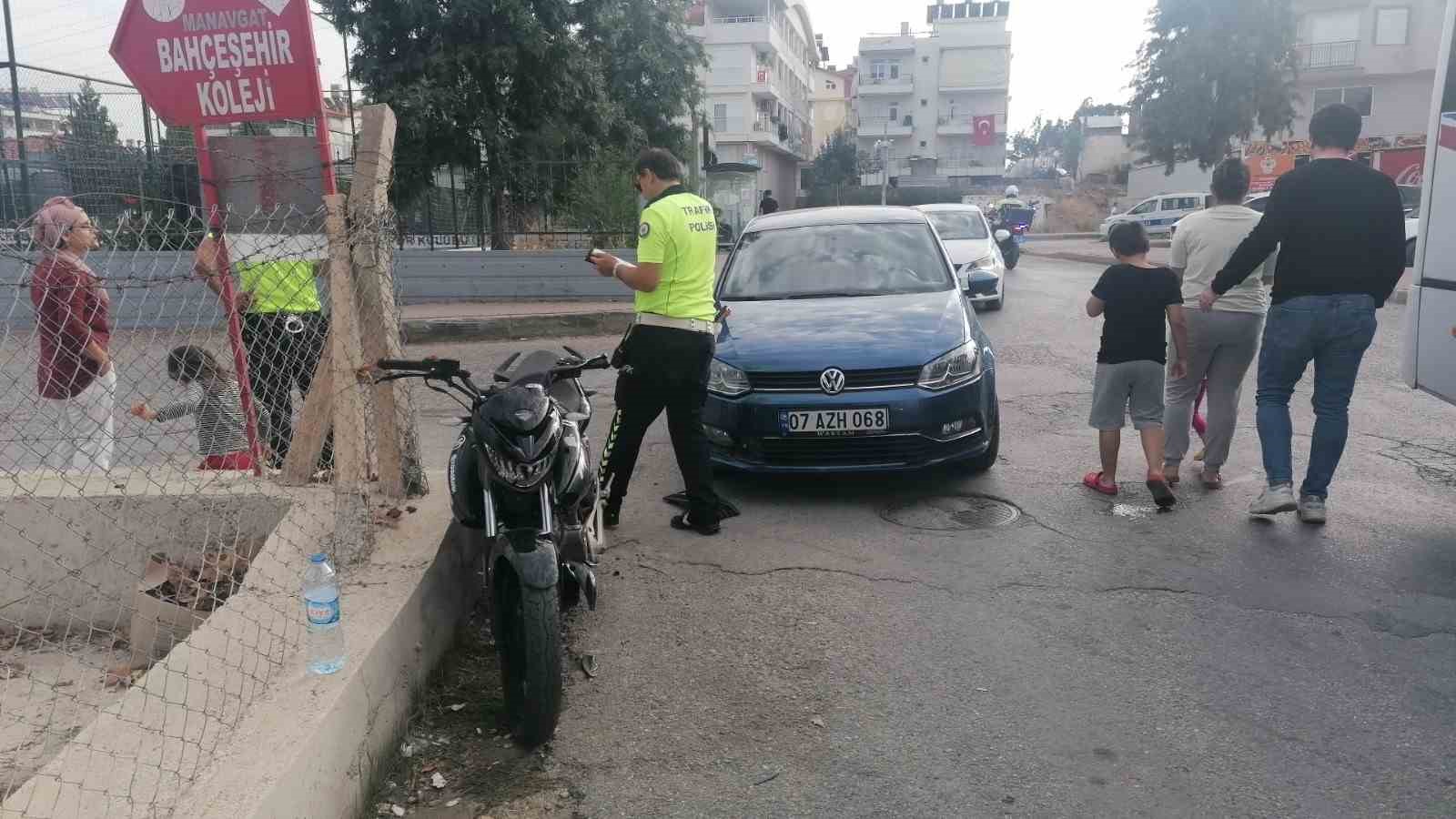 Ehliyetsiz 16 yaşındaki sürücü otomobili sollamaya çalışırken yaralandı
