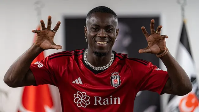 Eric Bailly yeni takımına imzayı attı