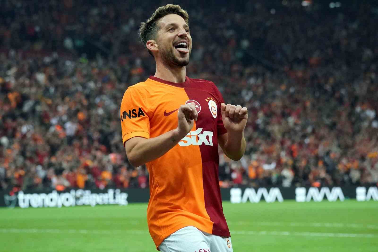 Dries Mertens ligde 6. golüne ulaştı
