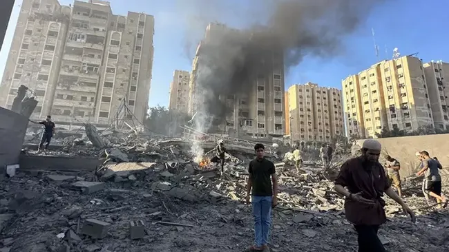 İsrail Gazze'de cami vurdu: Çok sayıda ölü ve yaralı var